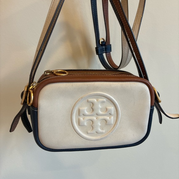 Tory Burch Perry Bombe Pebbled Leather Mini Crossbody Cream Navy Double strap - Picture 2 of 15